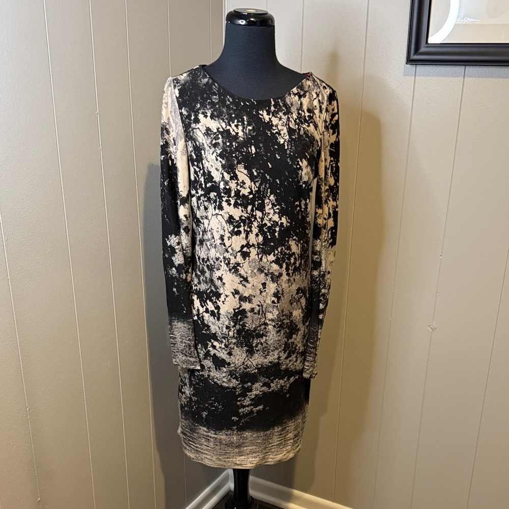 B15 Jessica Howard Women’s 10 Abstract Black and Grey Long Sleeve Dress